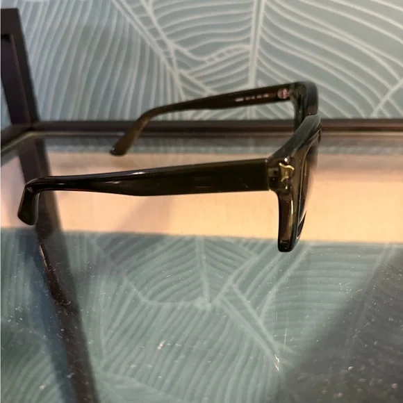 Valentino Olive Green Sunglasses - bibarnabloc.cat display picture 3
